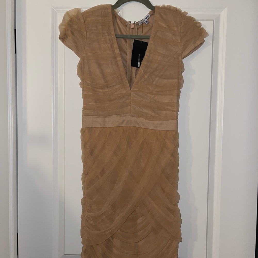Fashion Nova Size M bodycon dress